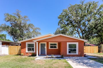 1204 N Maryland Ave Plant City, FL 33563